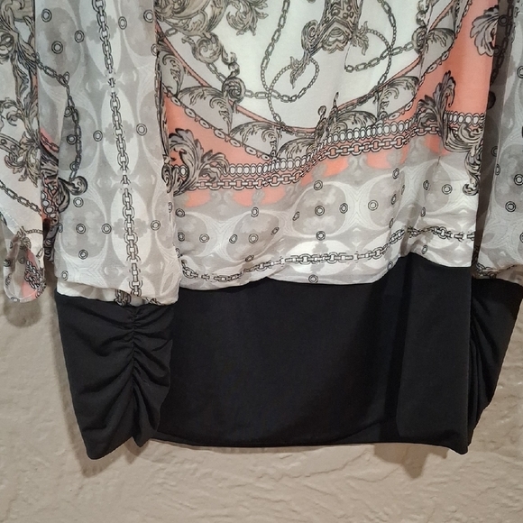 Jennifer Lopez Gray and Pink Graphic 3/4 Sleeve Blouse - Picture 6 of 8